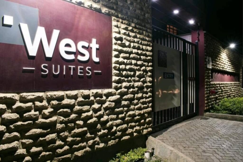 West Suite Studio Nairobi Exteriör bild